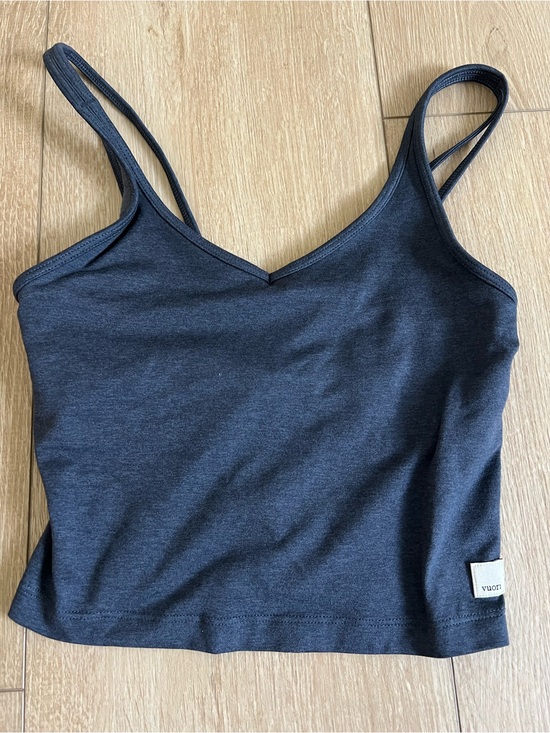 Vuori Tops - Vuori Halo Performance Navy Blue V-Neck Camisole Tank size S